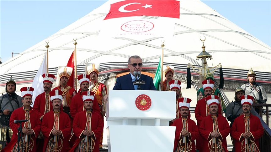 Erdoğan Ahlat’ta: Bu toprakların asıl sahipleriyiz