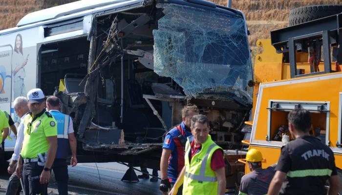 Sefaköy’deki metrobüs kazasıyla ilgili 3 kişi gözaltına alındı