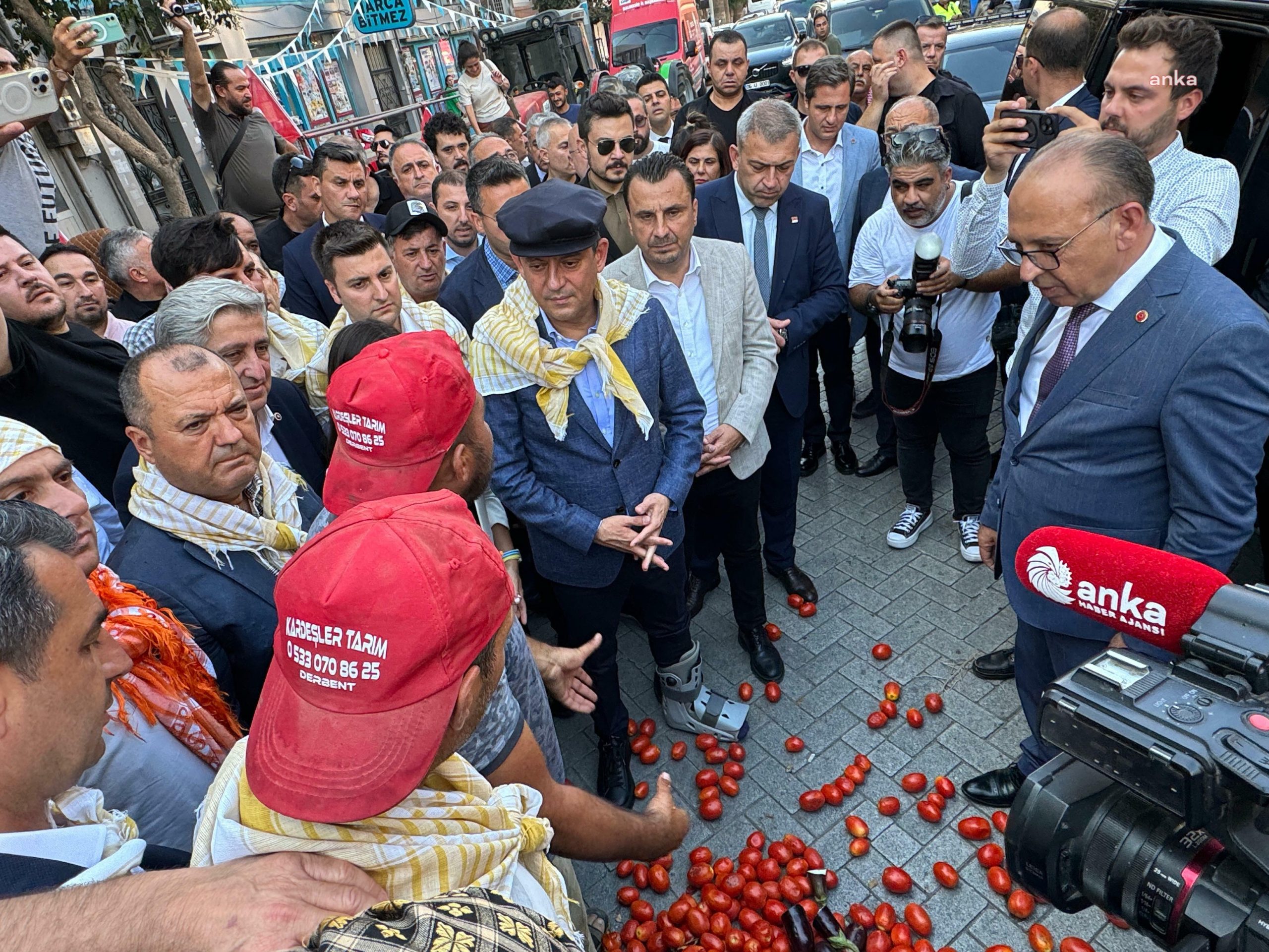 Özgür Özel Manisa’da ‘Çiftçi Mitingi’nde konuştu