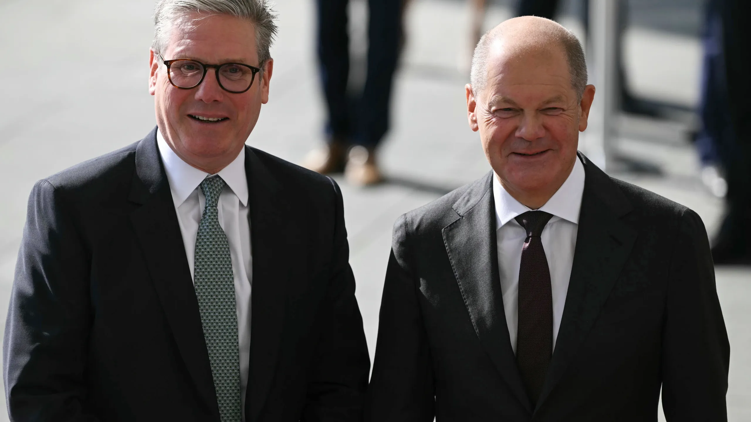 İngiltere Başbakanı Starmer Berlin’de Scholz ile görüştü