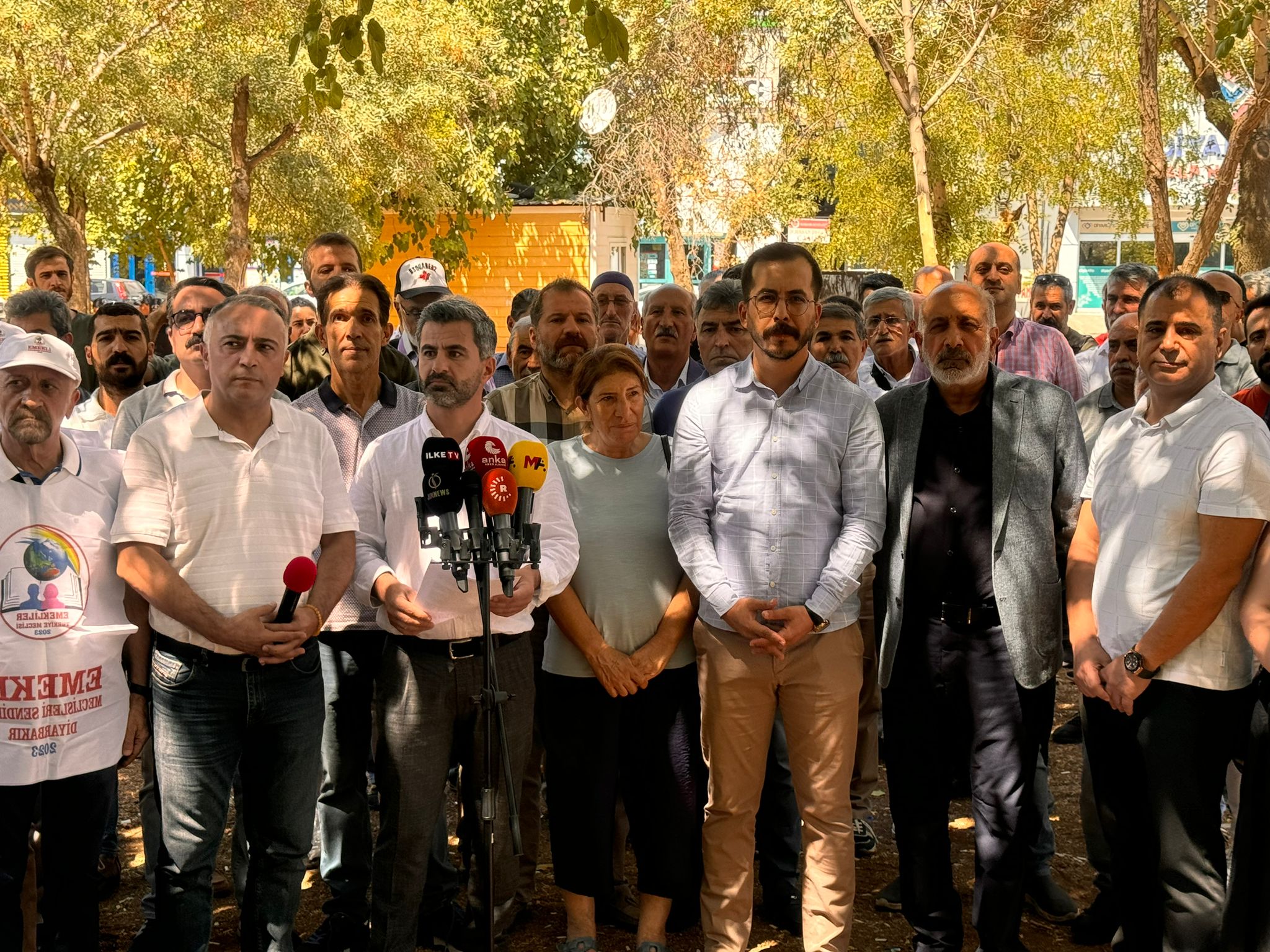Diyarbakır’da 328 STK’den ‘amasız ve fakatsız barış’ çağrısı