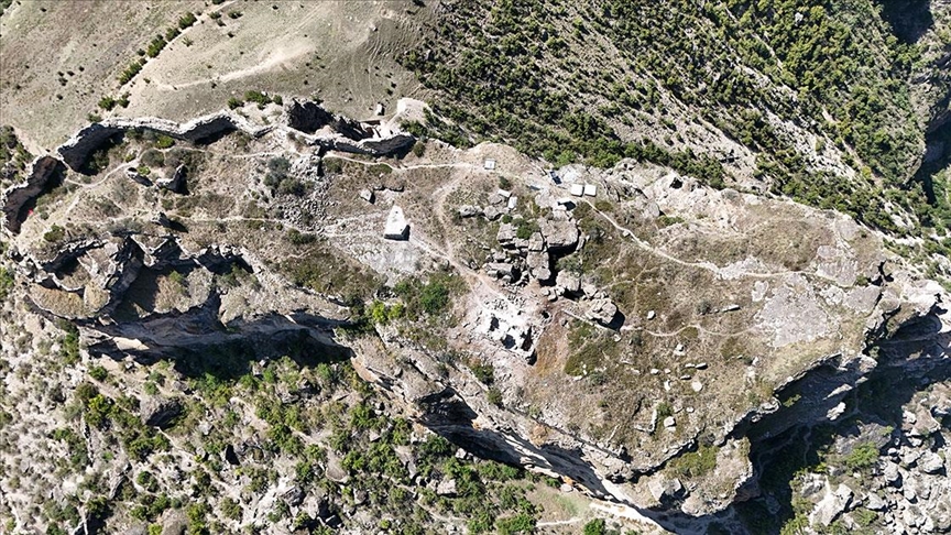 Artvin’de yapılan kazılarda çeşme ve sarnıç bulundu