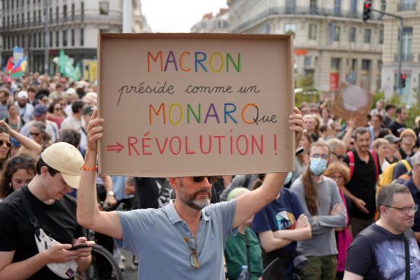 Fransa’da Macron protestoları