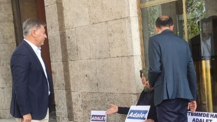 CHP Grup Başkanvekili Emir, Emine Şenyaşar’ı ziyaret etti