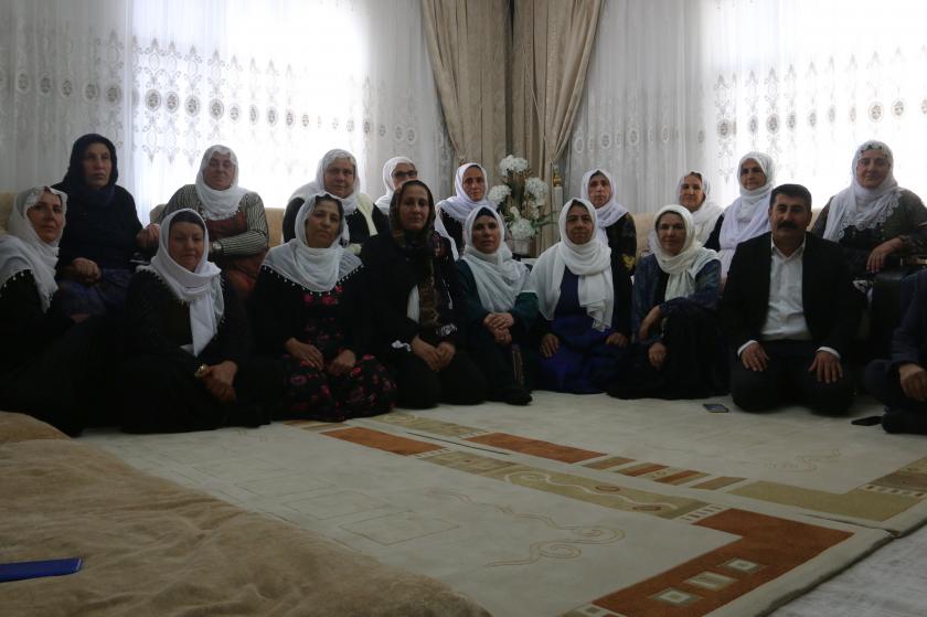 Barış Anneleri Emine Şenyaşar’ı ziyaret etti