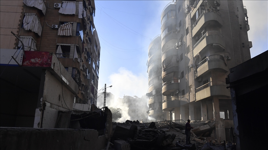 İsrail ordusu, Beyrut’un güneyine 12 hava saldırısı düzenledi