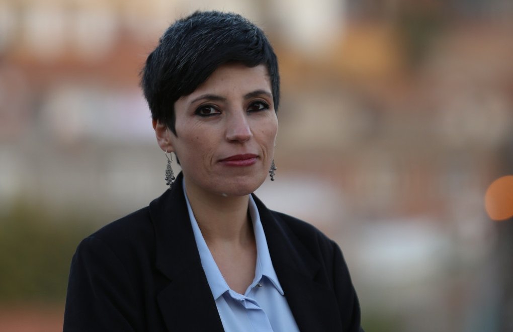 Basın örgütlerinden gazeteci Dicle Müftüoğlu’nun karar duruşmasına katılım çağrısı