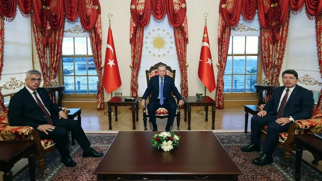 Erdoğan iki bakan ile görüştü