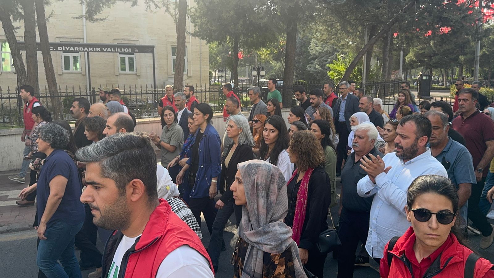 Diyarbakır’da kitlesel esnaf ziyareti düzenlendi