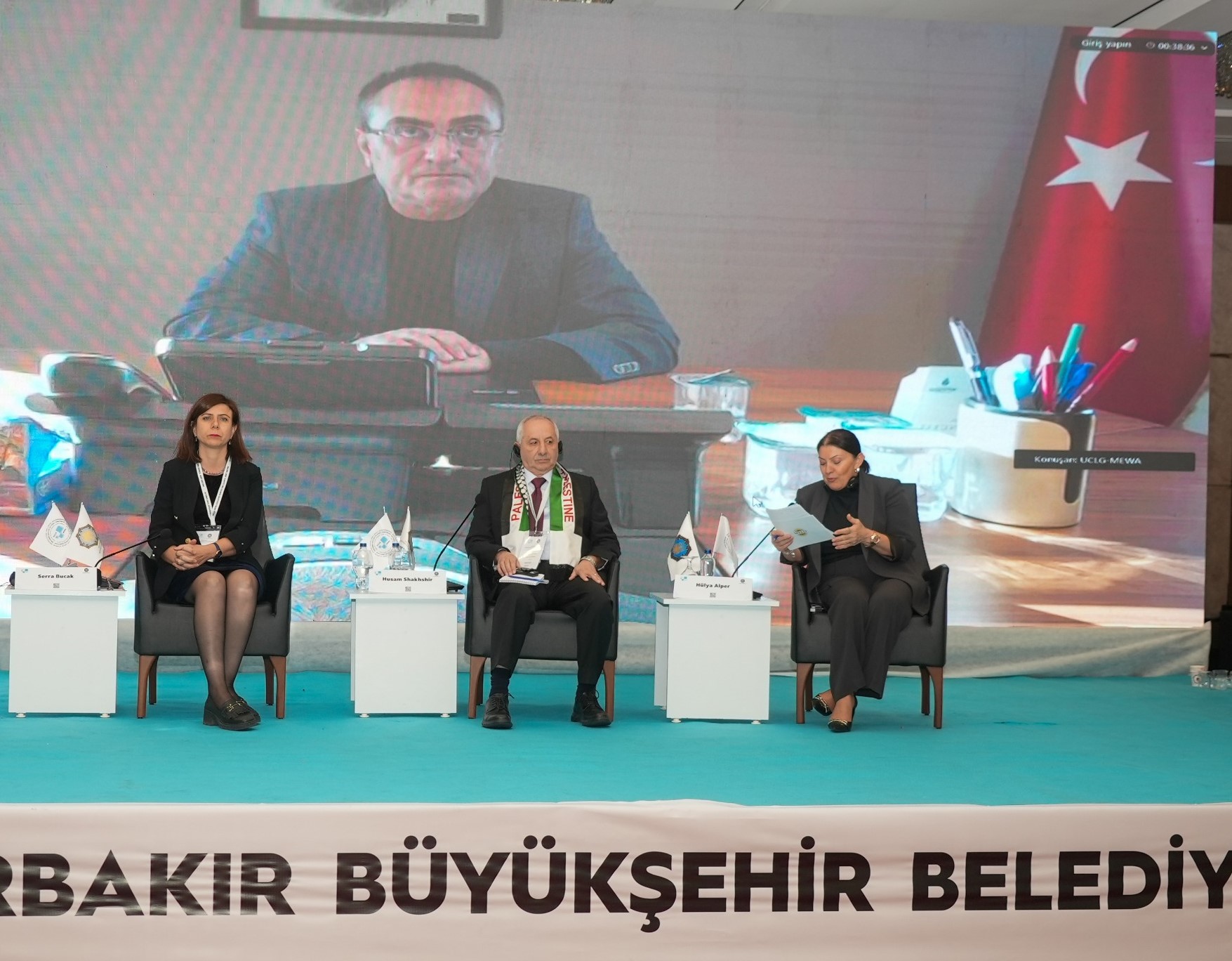 Diyarbakır’da konuşan Filistinli Belediye Başkanı: Evlerimizin içlerine kadar bombalıyorlar