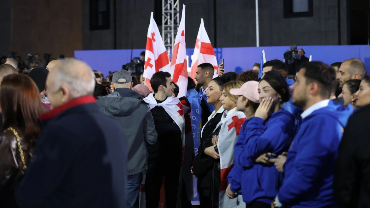 Gürcistan’da seçimin galibi Rusya yanlısı Gürcü Rüyası