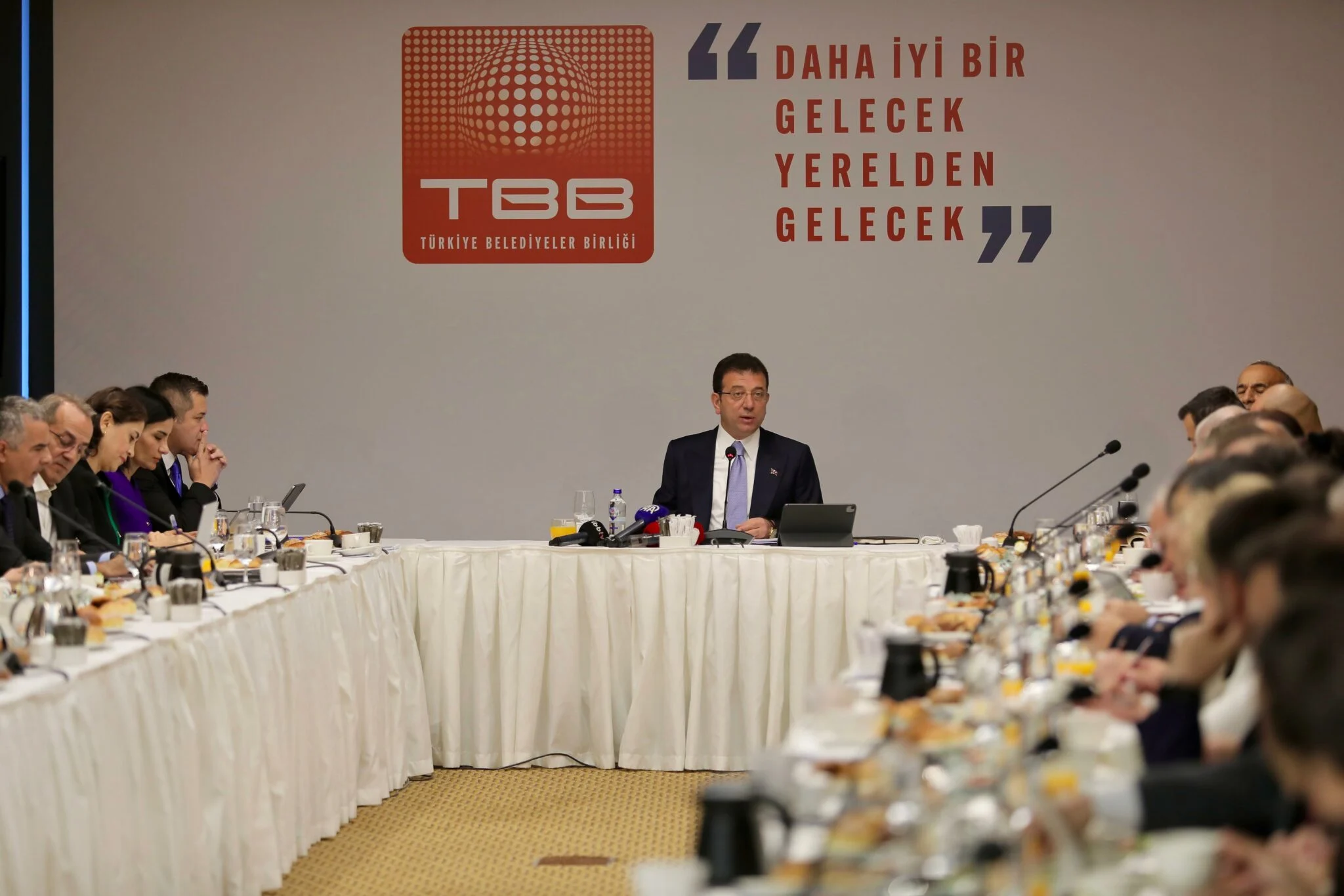 Ekrem İmamoğlu Ankara’da gazetecilerle buluştu: El sıkışma değerlidir