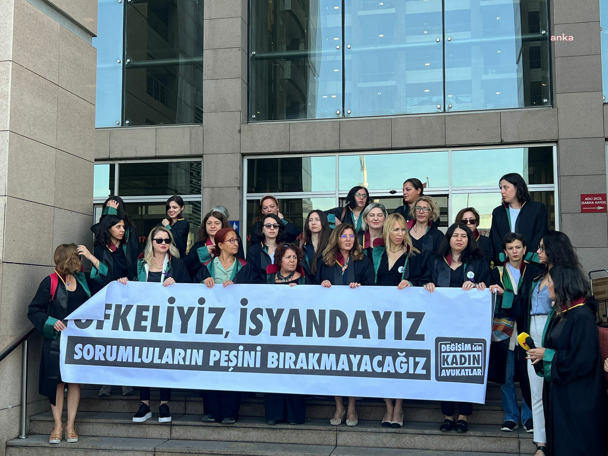 Avukatlardan kadın cinayetlerine protesto: Tüm sorumlular yargılanmalı