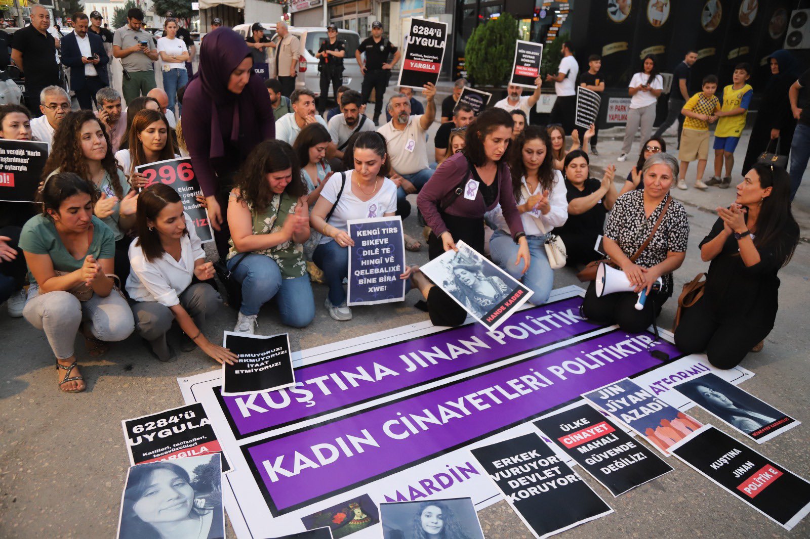 Kadın cinayetleri ve erkek şiddeti Mardin’de protesto edildi