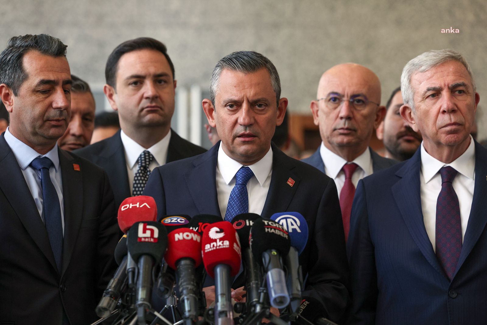 Özgür Özel’den Fernas işçilerine destek: Eninde sonunda kazanacaklar