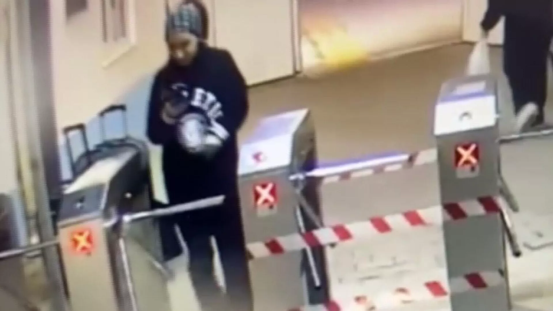 Van’da kaybolan Rojin Kabaiş’in yurttan çıkış görüntüleri ortaya çıktı