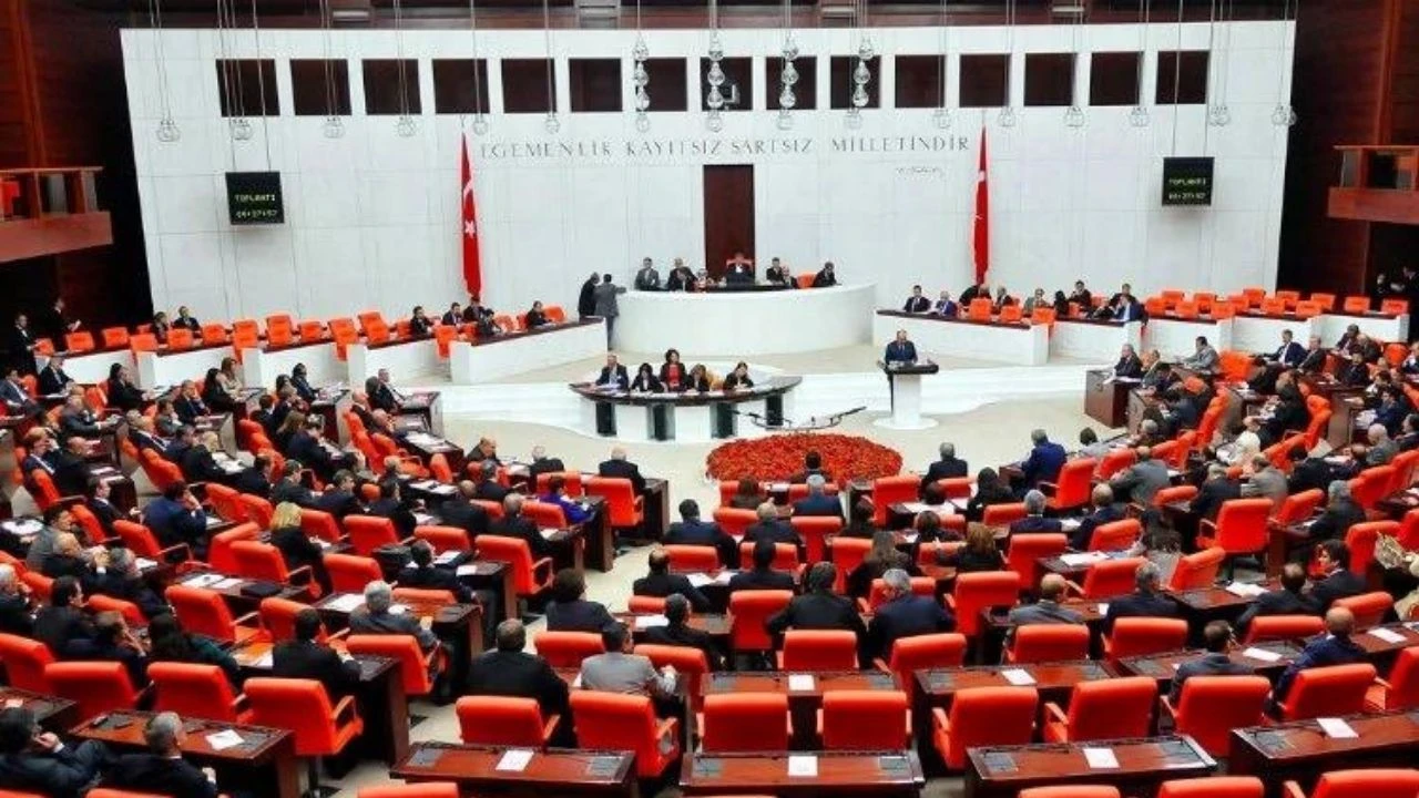 Saadet Partisi’nin ‘yenidoğan çetesi’ne ilişkin verdiği öneri AK Parti ve MHP oylarıyla reddedildi