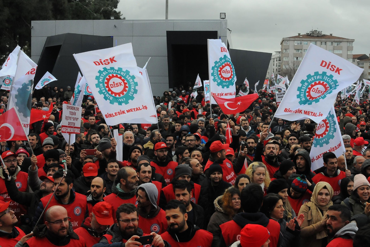 Metal işçilerinden grev kararı: ‘Sefalet ücretine hayır’