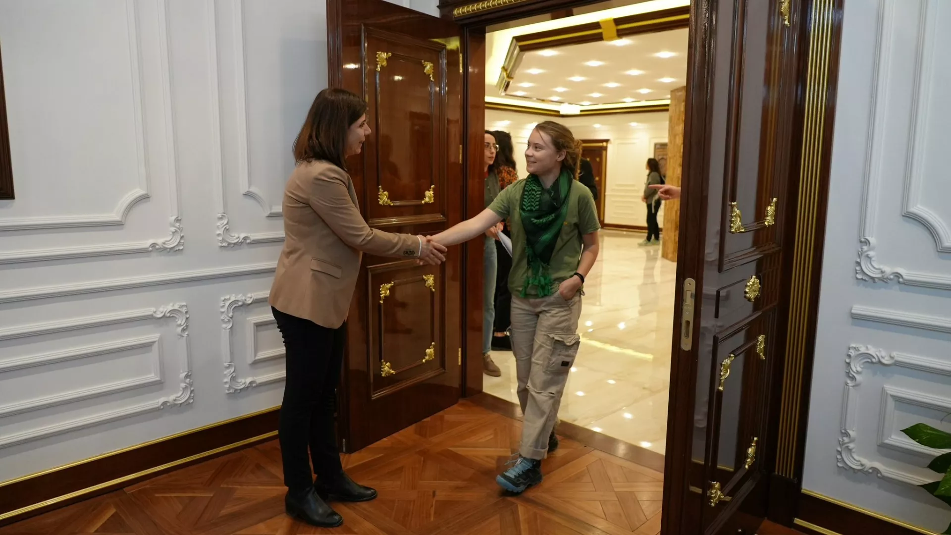 İklim aktivisti Greta Thunberg, Diyarbakır Büyükşehir Belediyesi’ni ziyaret etti