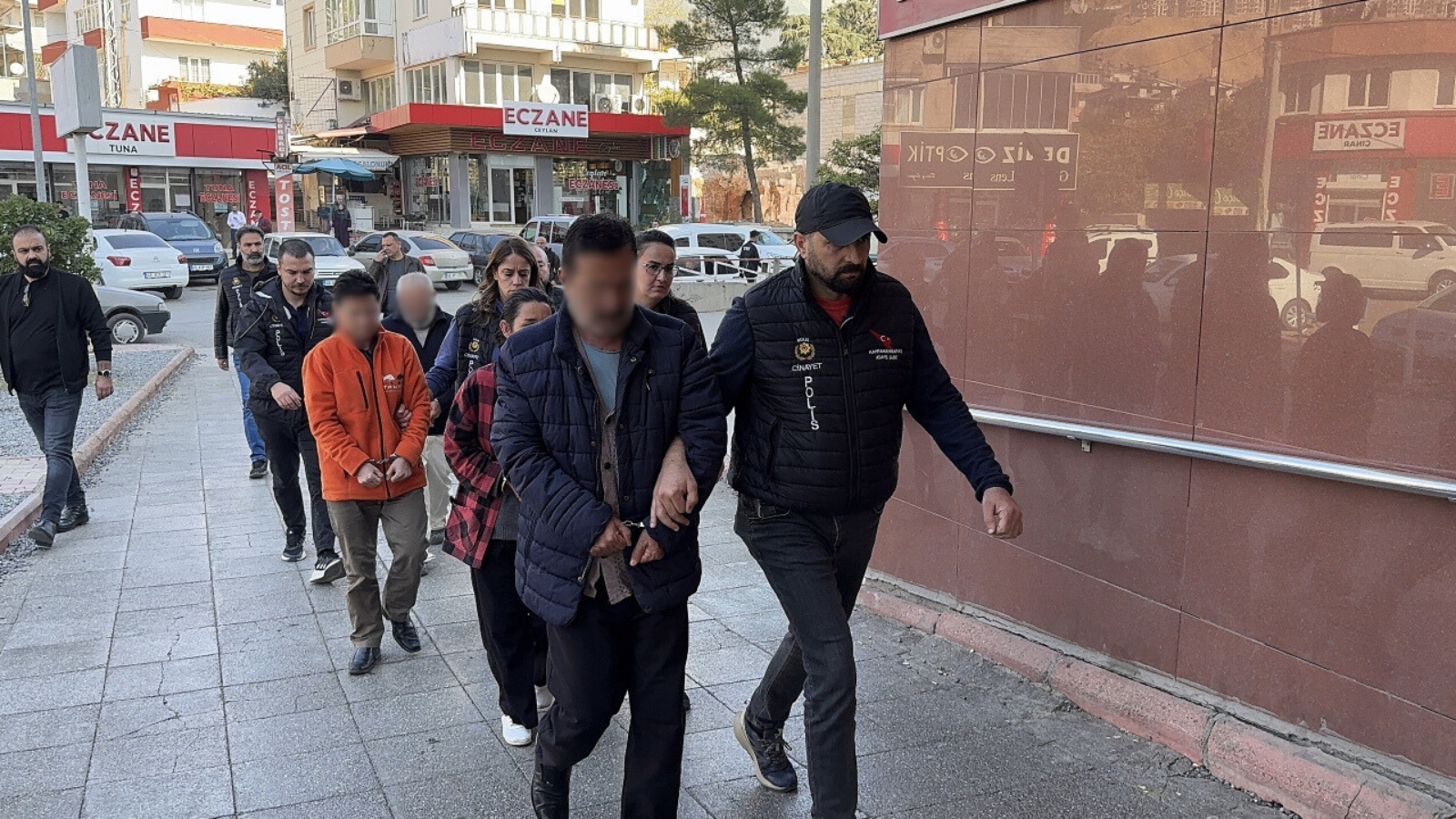 19 yıl önce kaybolan kız kardeşlerin mezarı bulundu: 2 tutuklama
