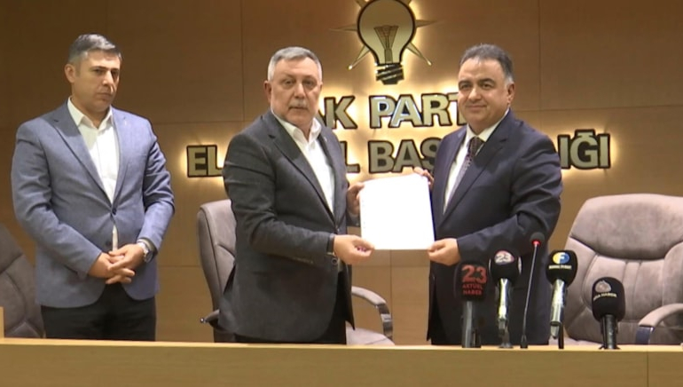 Kayyım başkan yardımcılarını görevden aldı yerine AK Partili ismi getirdi