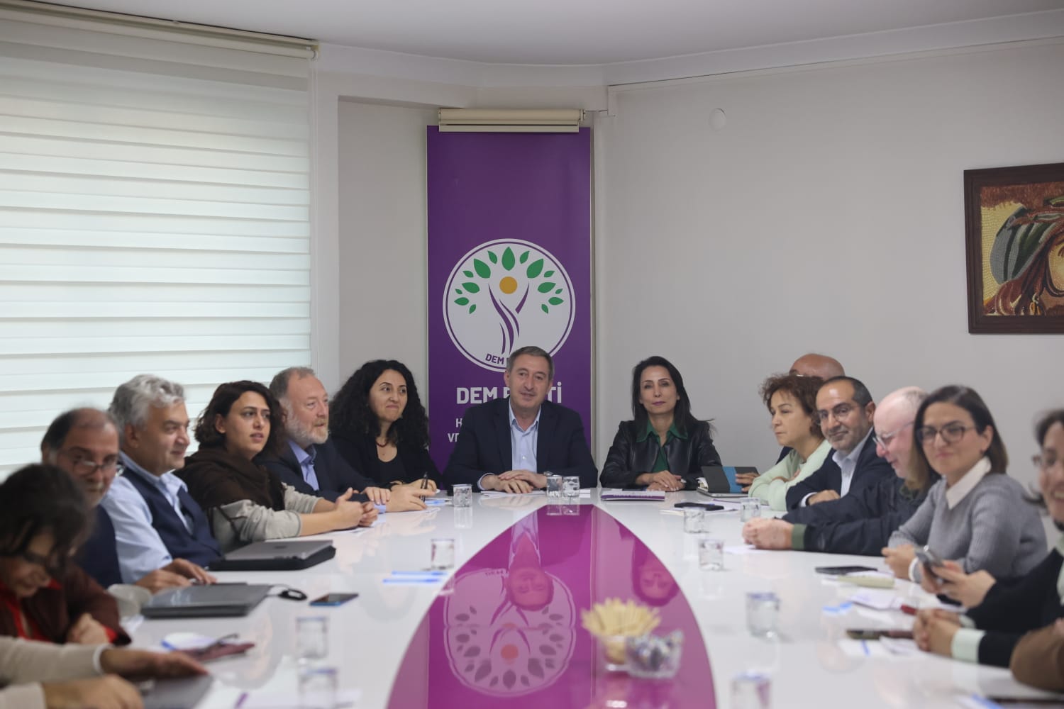 DEM Parti: Ülkemiz suya hasret topraklar gibi barışa hasrettir