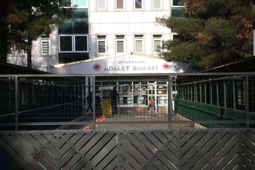 Diyarbakır’da gözaltına alınan gazetecilerin tümü serbest bırakıldı