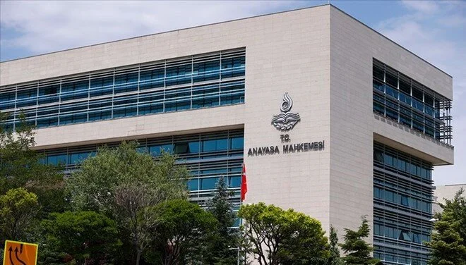 Anayasa Mahkemesi’nden 7 parti hakkında suç duyurusu