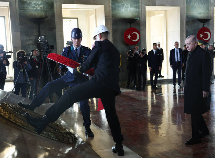 Mustafa Kemal Atatürk için Anıtkabir’de anma