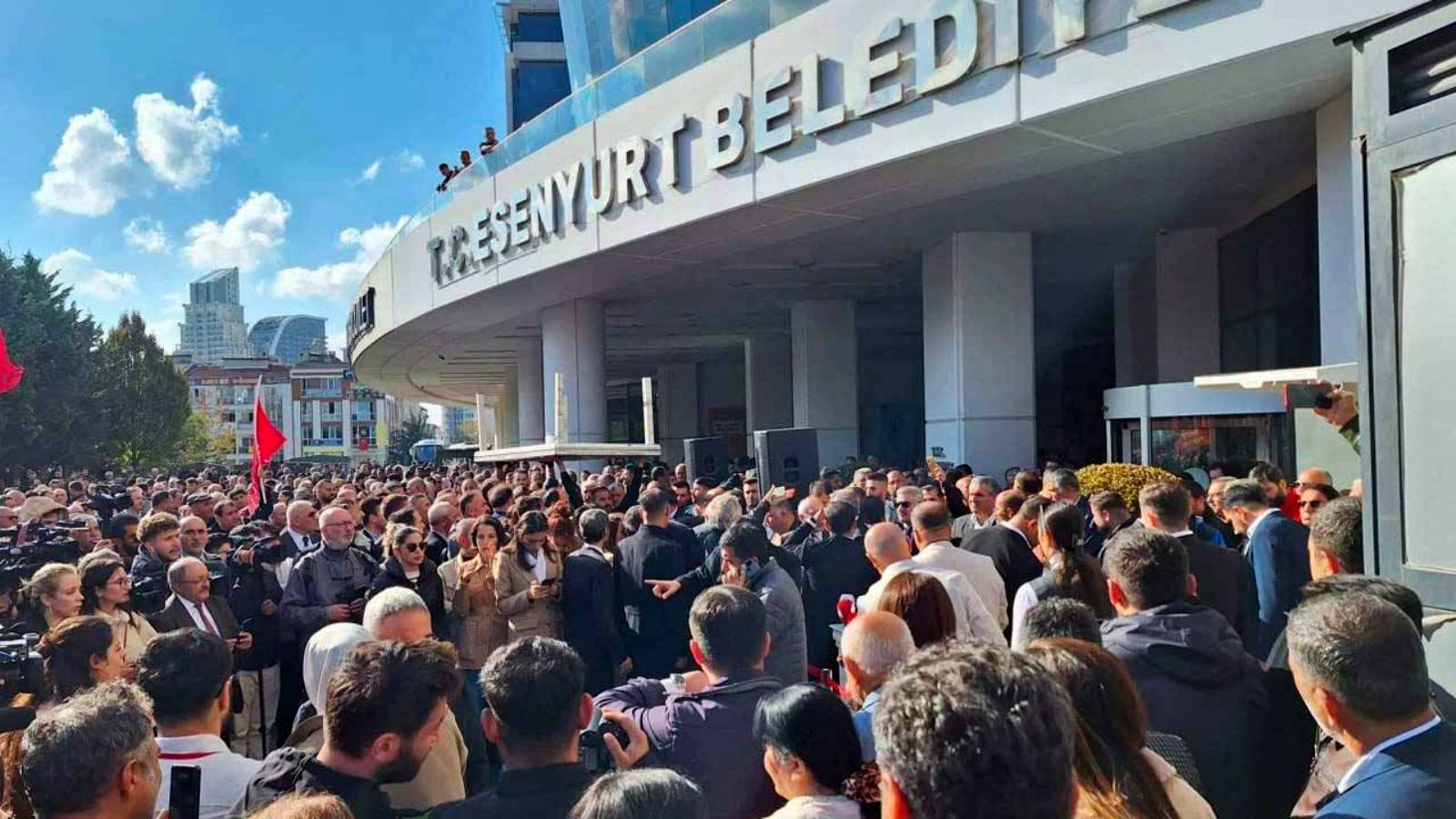 Esenyurt Belediyesi’ne abluka