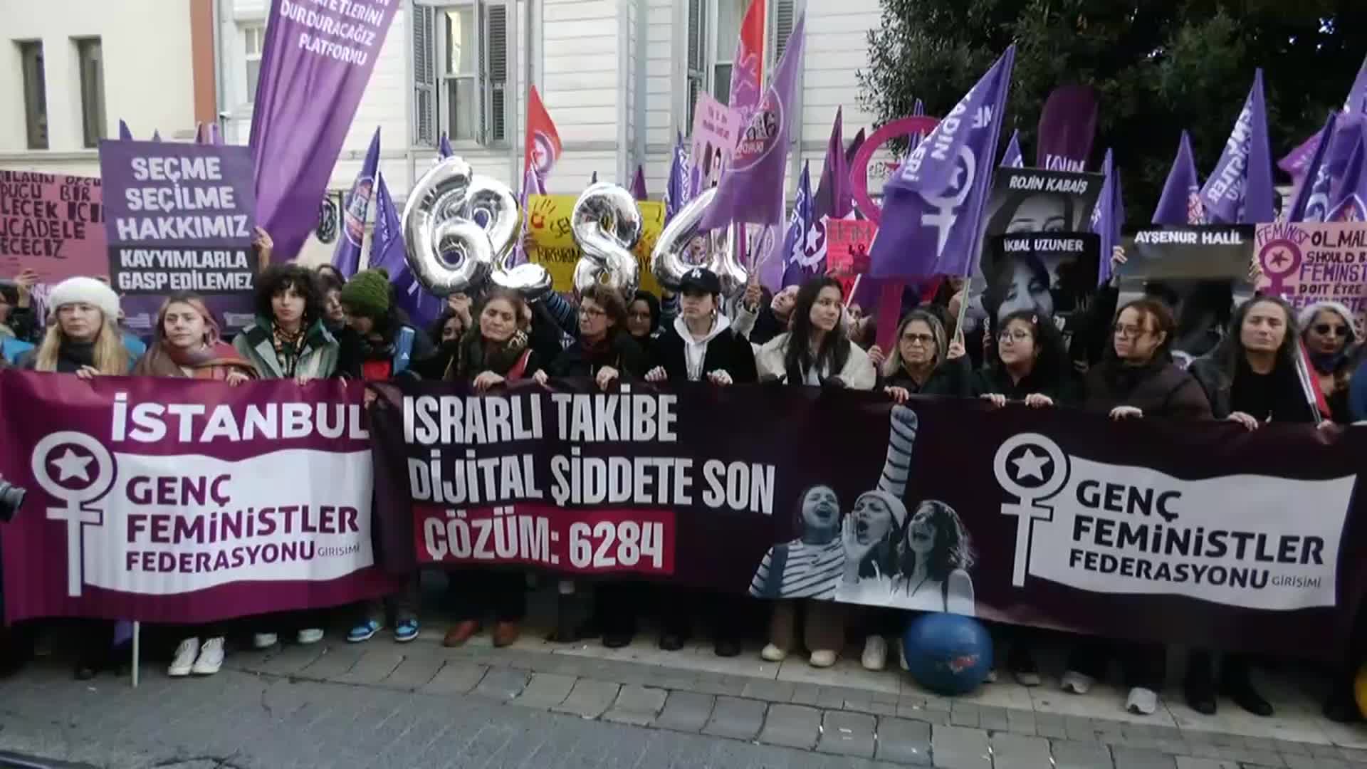 Kadınlar Kadıköy’den seslendi: Israrlı takibe, dijital şiddete son, çözüm 6284