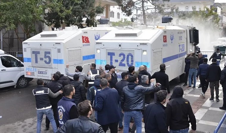 Kayyım protestolarında gözaltına alınan 253 kişiden 33’ü tutuklandı