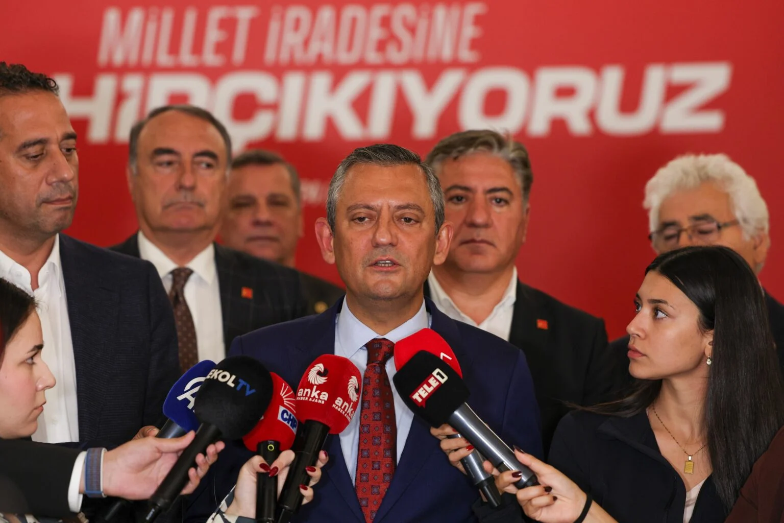 Özgür Özel’den Erdoğan’ın açtığı davaya tepki: Taktik hamledir, aldanmayız