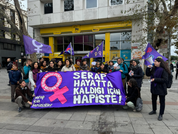 Feministler Serap Avcı’ya kart gönderdi: Yalnız değilsin