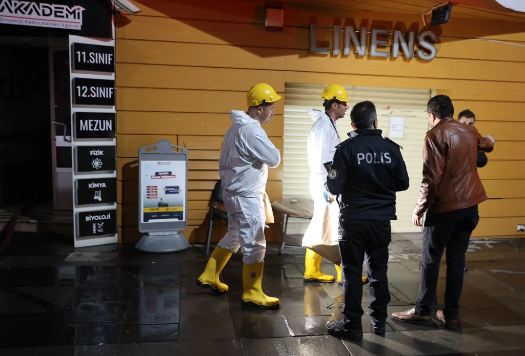 Sivas’ta dershane bulunan binada yangın: 1 öğretmen hayatını kaybetti