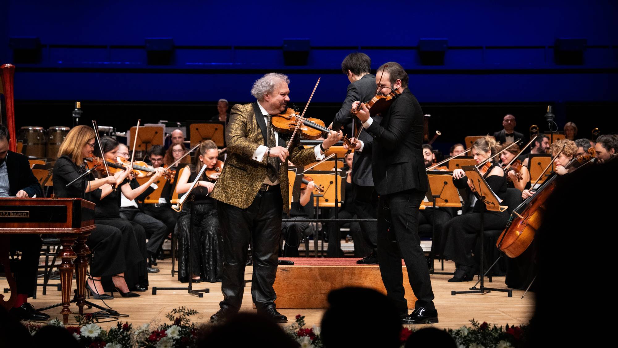 CRR Senfoni Orkestrası ve Lakatos Ensemble yeni yıl konseri verdi