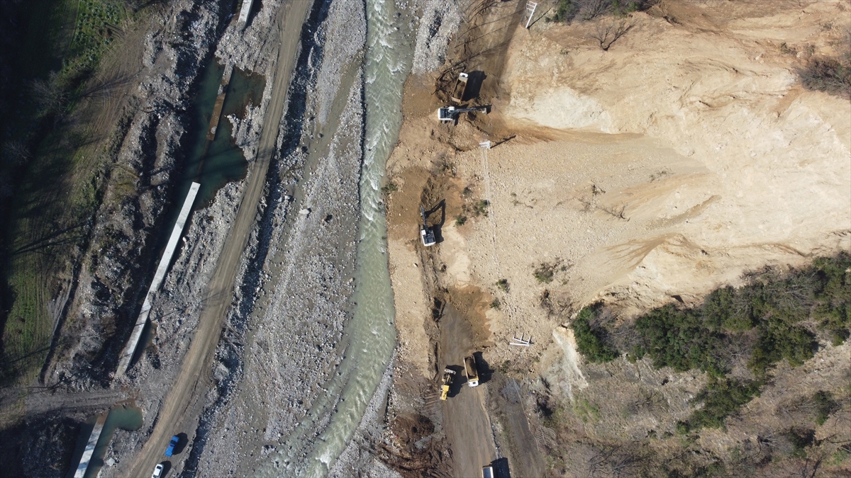 Düzce’de heyelan: İki köy yolu ulaşıma kapandı