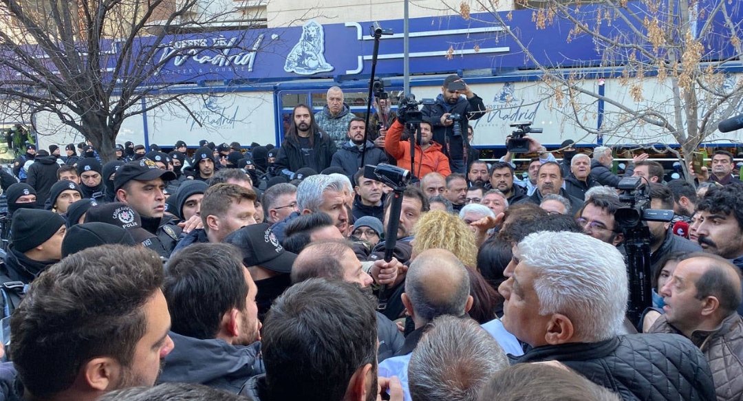 Emek örgütlerinin 2025 bütçesi protestosuna polis müdahalesi