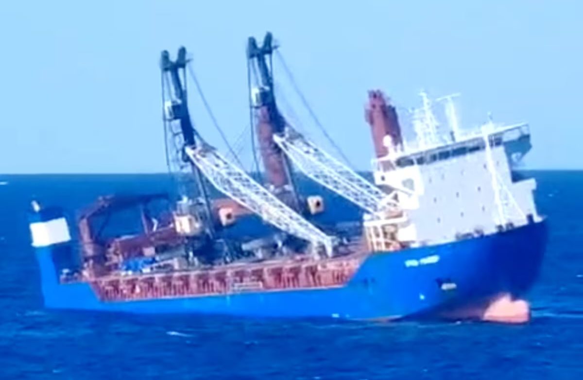 Akdeniz’de Rus yük gemisi battı: 2 mürettebat kayıp