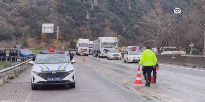 Sakarya’da 6 araçlı zincirleme kaza: 15 yaralı