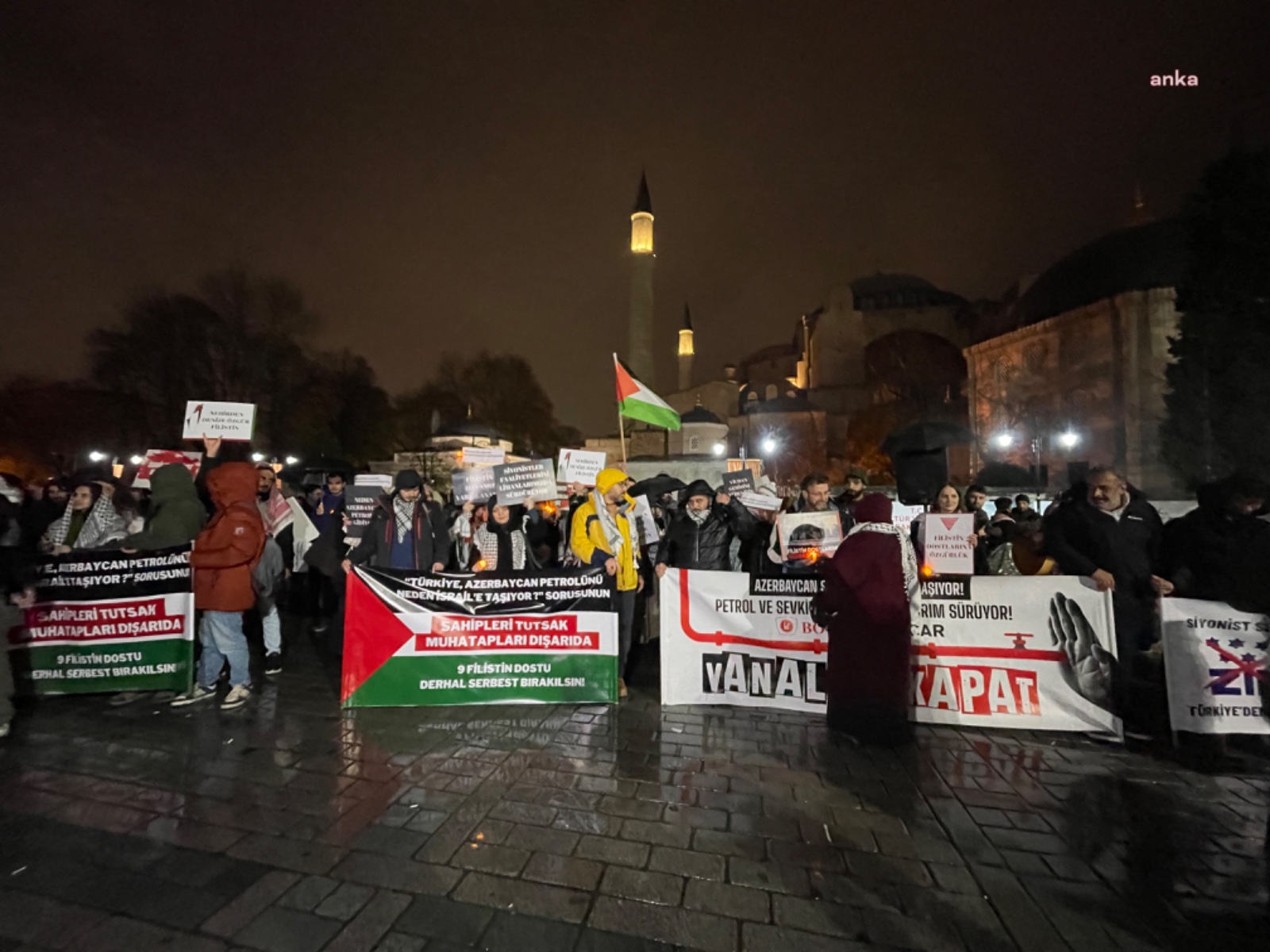 Filistin için Bin Genç’ten tutuklanan 9 kişi için Ayasofya önünde protesto