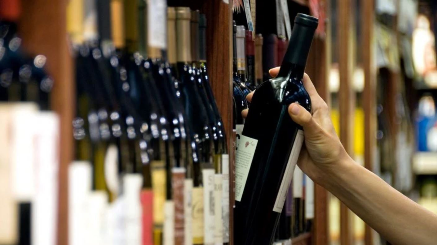 Gece alkol satışına 2 milyon 400 bin liraya kadar ceza geliyor