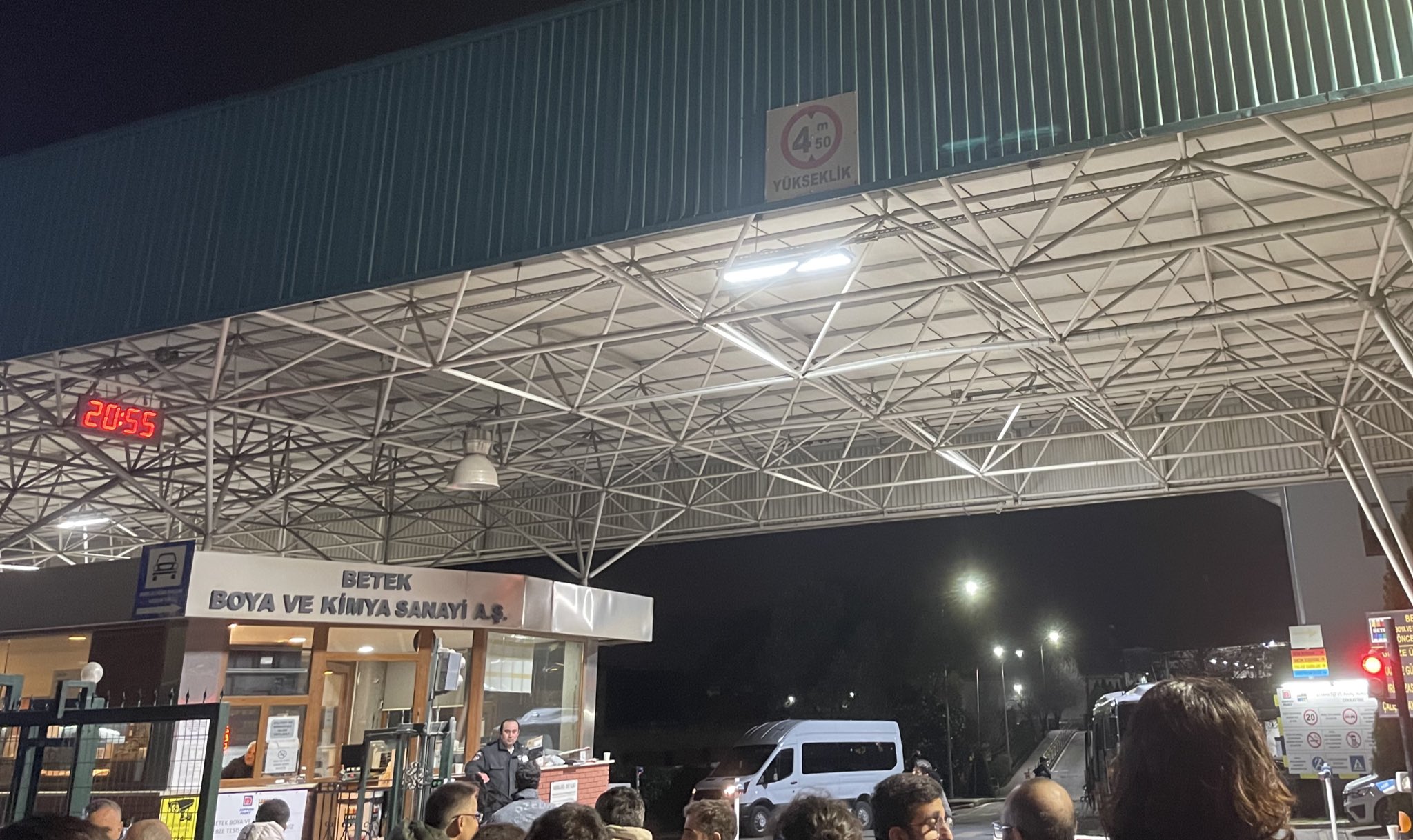 Betek Filli Boya’da işçiler üretimi durdurdu