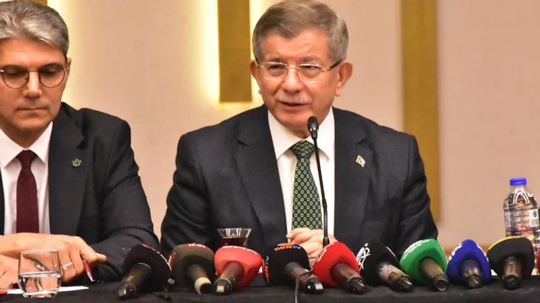 Davutoğlu: Ruh olarak AK Parti’den hiç kopmadım