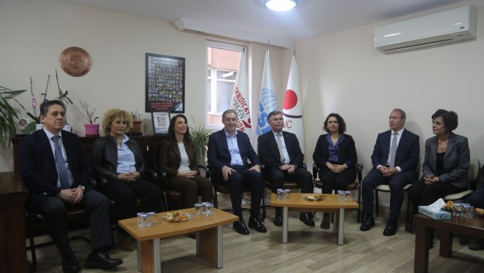 DEM Parti Eş Genel Başkanları KESK’i ziyaret etti