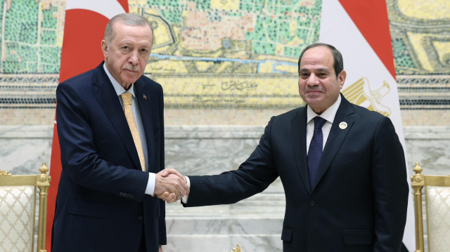 Cumhurbaşkanı Erdoğan D-8’de Sisi ve Pezeşkiyan ile bir araya geldi
