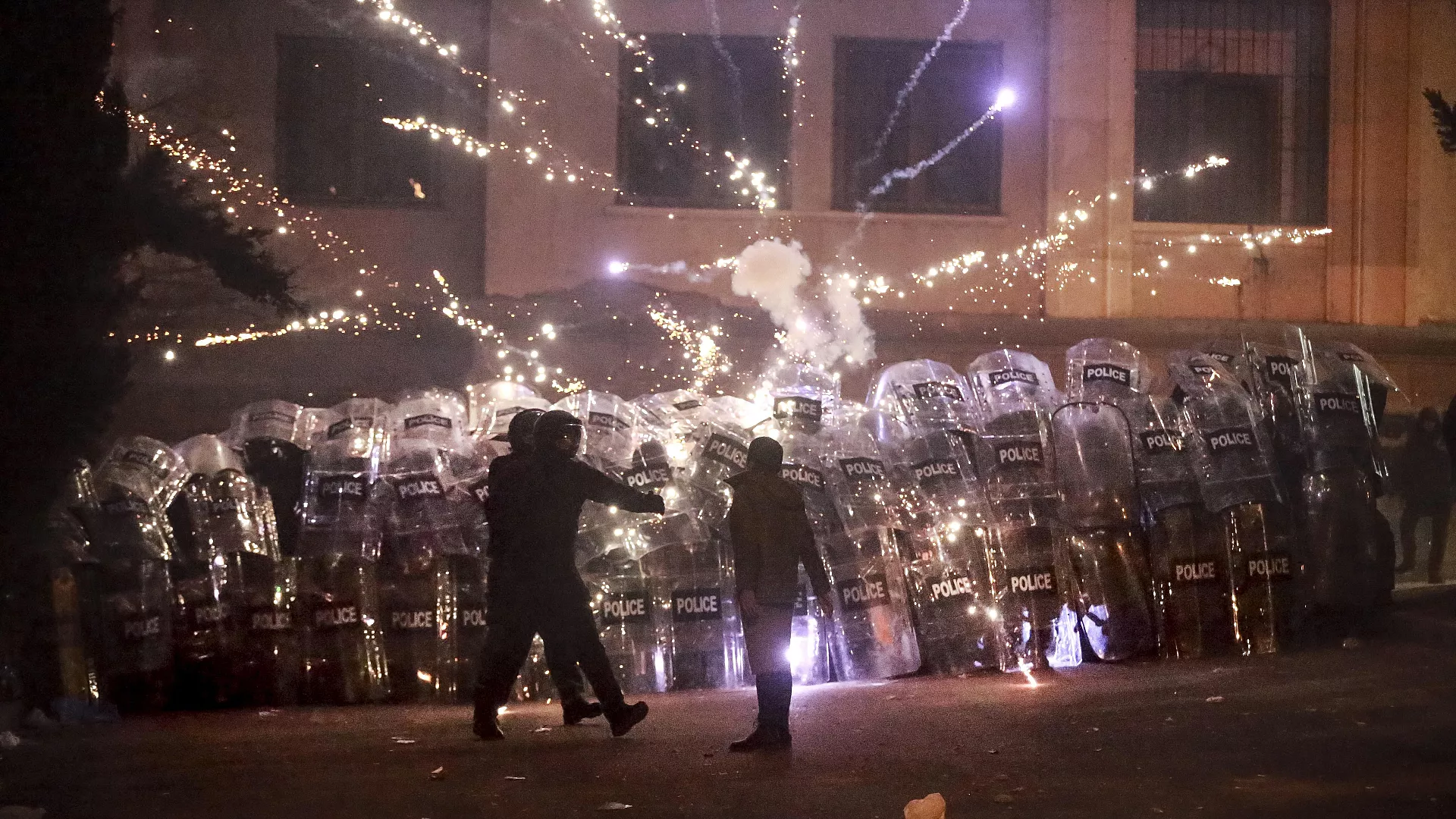 Gürcistan’da protestolar 5. gününde: En az 44 yaralı
