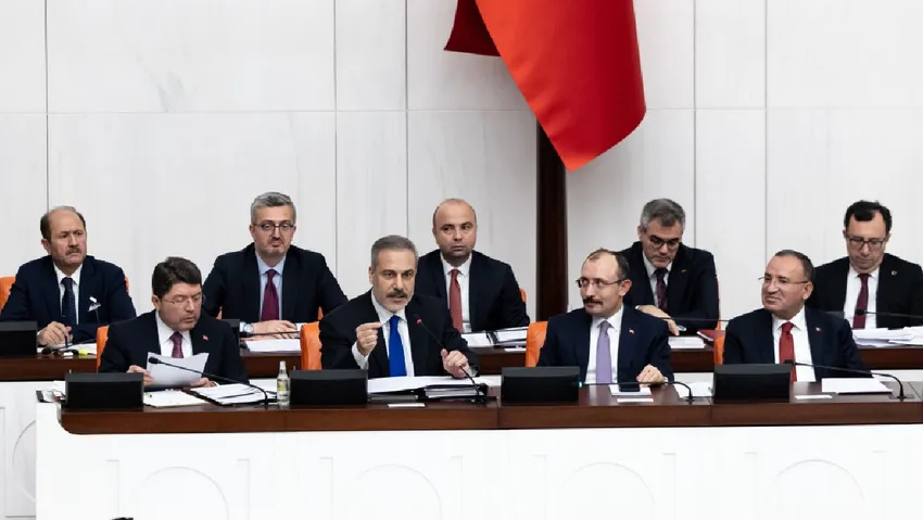 Hakan Fidan ile DEM Partililer arasında ‘Kürdofobik’ tartışması