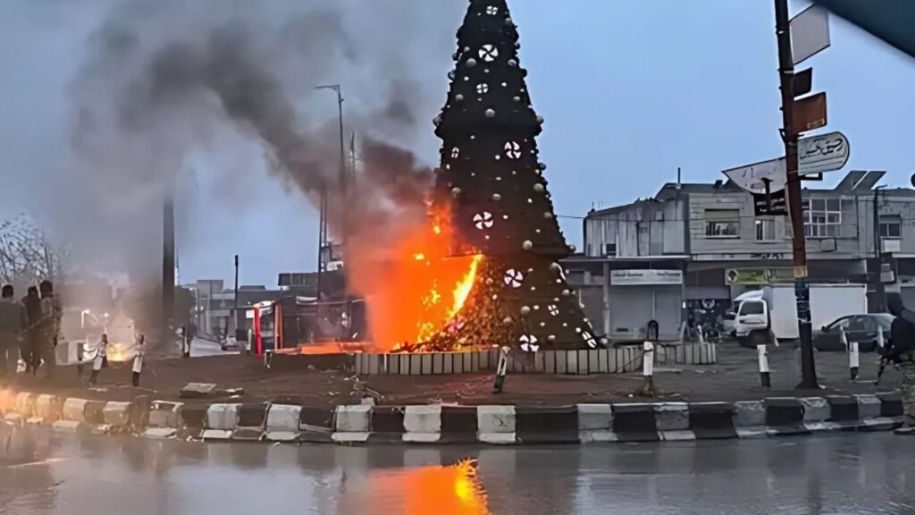Suriye’de cihatçılar Noel ağacına saldırdı