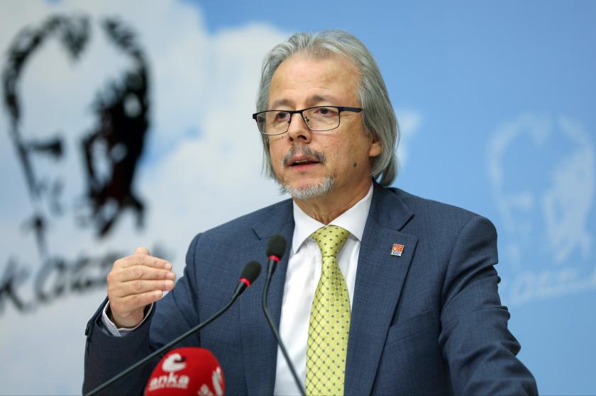 İlhan Uzgel: Suriye’de yaşayan tüm halklar güvende olmalı